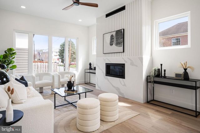 2001 N GEORGE MASON DR, Arlington, VA 22207