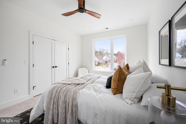 2001 N GEORGE MASON DR, Arlington, VA 22207