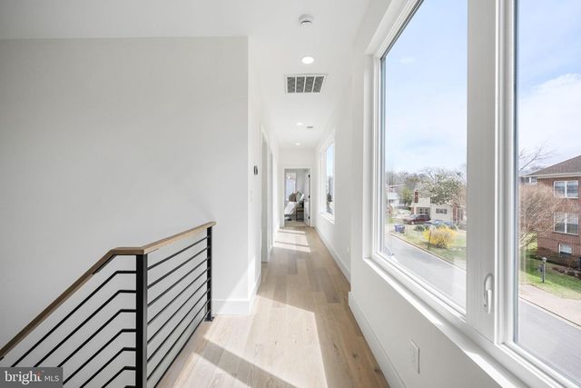 2001 N GEORGE MASON DR, Arlington, VA 22207