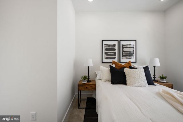 2001 N GEORGE MASON DR, Arlington, VA 22207