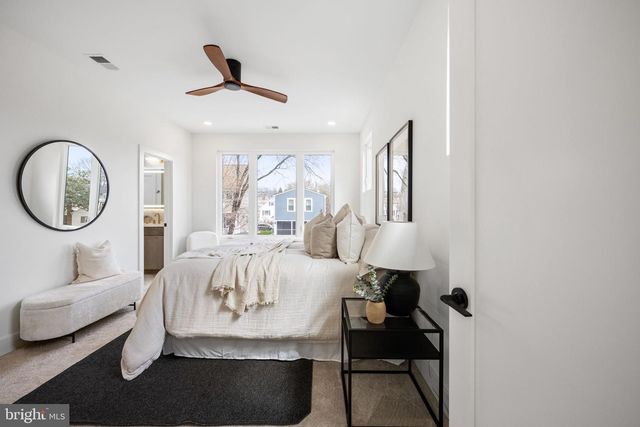 2001 N GEORGE MASON DR, Arlington, VA 22207