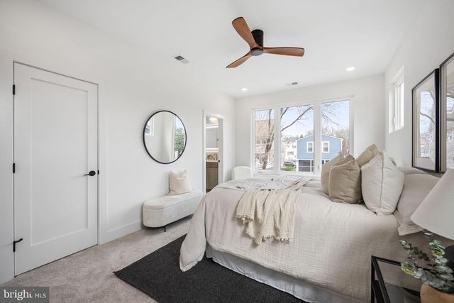 2001 N GEORGE MASON DR, Arlington, VA 22207