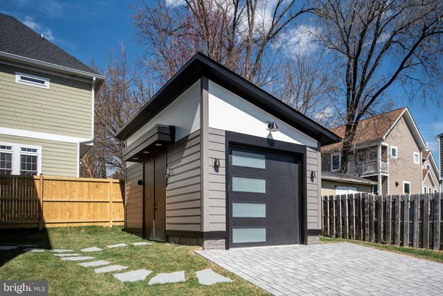 2001 N GEORGE MASON DR, Arlington, VA 22207