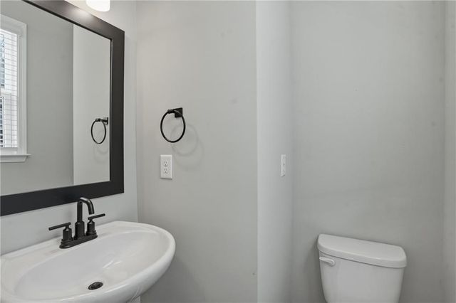 1614 Falcon Crest Way, Decatur, GA 30032