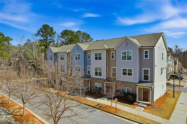 1614 Falcon Crest Way, Decatur, GA 30032