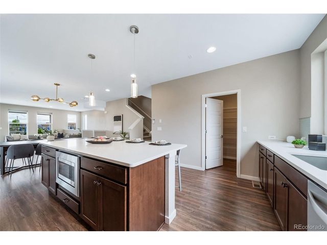 1000 Southurst Ln, Littleton, CO 80129