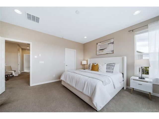 1000 Southurst Ln, Littleton, CO 80129
