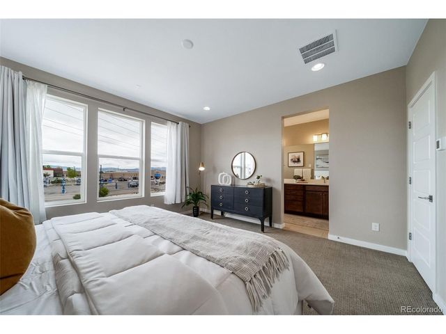 1000 Southurst Ln, Littleton, CO 80129
