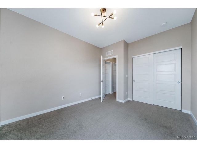 1000 Southurst Ln, Littleton, CO 80129