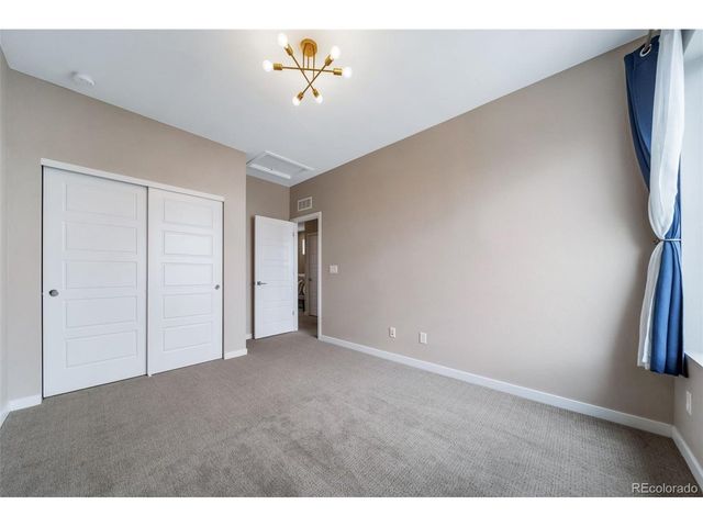 1000 Southurst Ln, Littleton, CO 80129