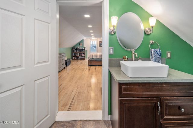 1234 Paul Avenue, Rotterdam, NY 12306