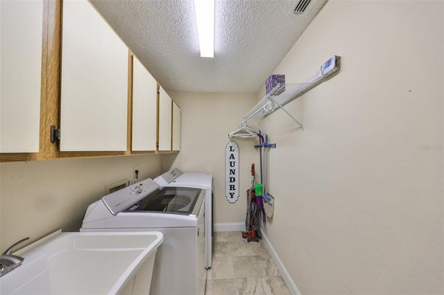 2004 BERRY ROBERTS DRIVE, Sun City Center, FL 33573