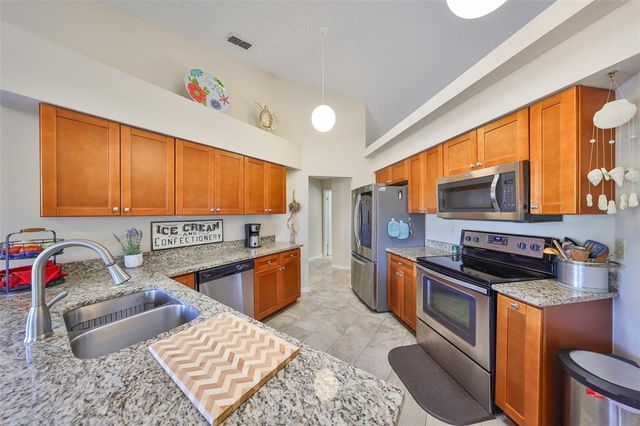 2004 BERRY ROBERTS DRIVE, Sun City Center, FL 33573