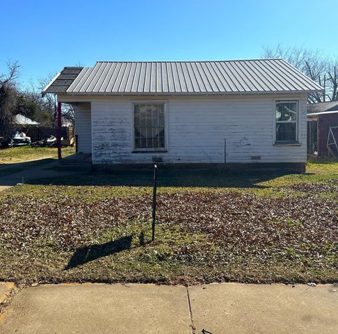 610 Trumbull Avenue, Spur, TX 79370