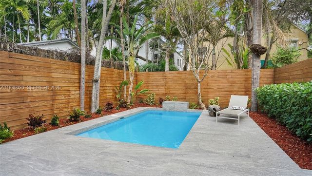 3075 Mary St, Miami, FL 33133