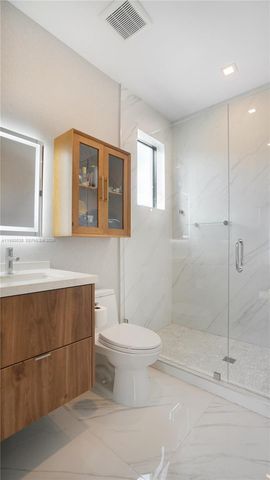 3075 Mary St, Miami, FL 33133