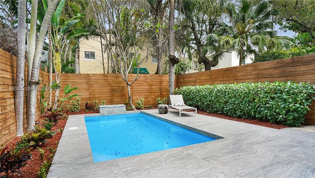 3075 Mary St, Miami, FL 33133