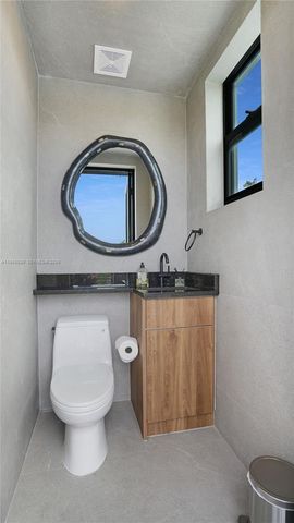 3075 Mary St, Miami, FL 33133