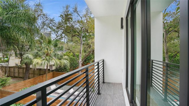 3075 Mary St, Miami, FL 33133