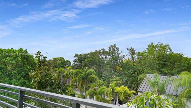 3075 Mary St, Miami, FL 33133