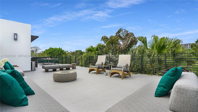 3075 Mary St, Miami, FL 33133