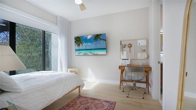 3075 Mary St, Miami, FL 33133