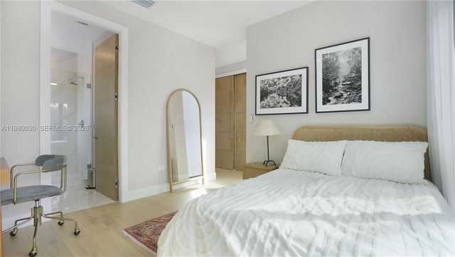 3075 Mary St, Miami, FL 33133