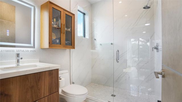 3075 Mary St, Miami, FL 33133