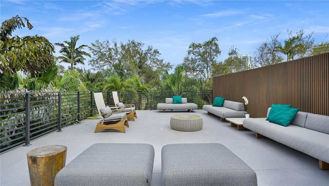 3075 Mary St, Miami, FL 33133