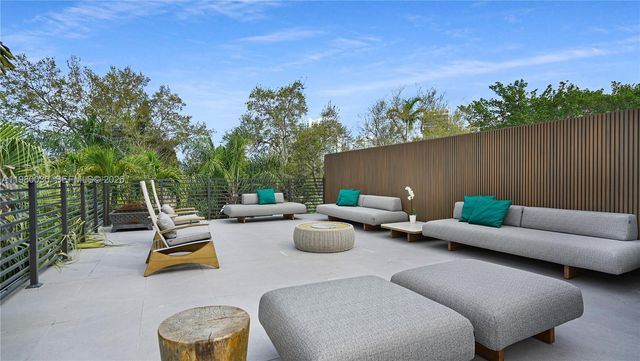 3075 Mary St, Miami, FL 33133