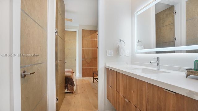 3075 Mary St, Miami, FL 33133