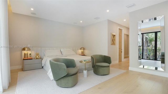 3075 Mary St, Miami, FL 33133