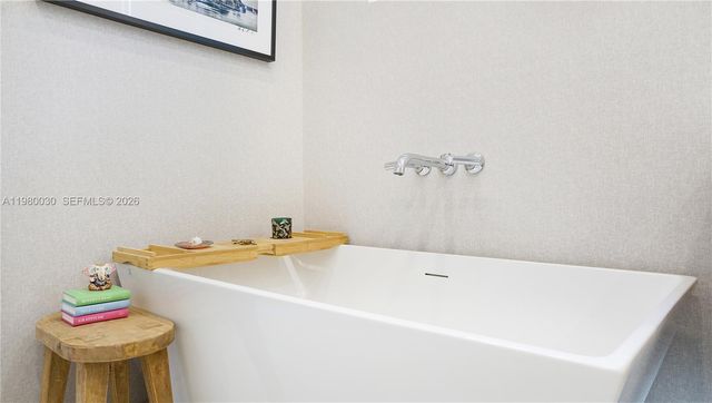 3075 Mary St, Miami, FL 33133