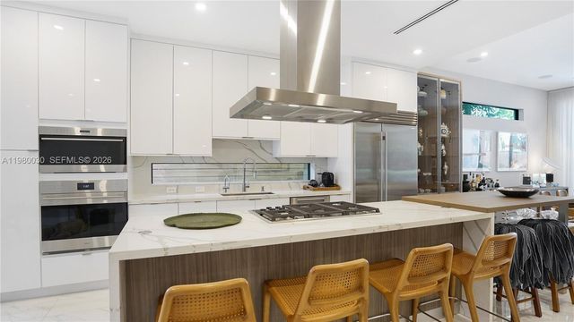 3075 Mary St, Miami, FL 33133