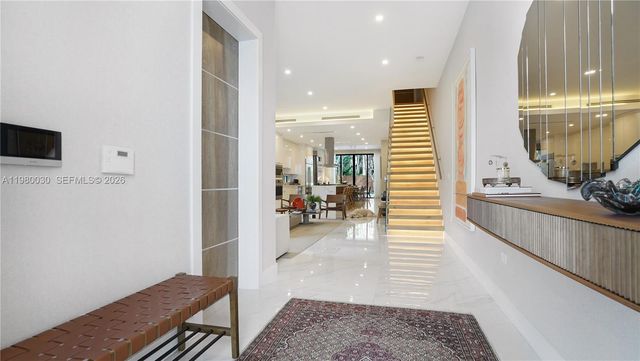 3075 Mary St, Miami, FL 33133