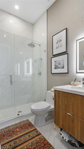 3075 Mary St, Miami, FL 33133