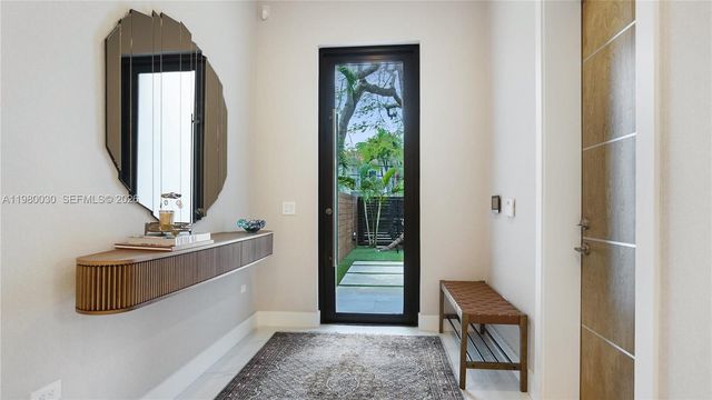 3075 Mary St, Miami, FL 33133