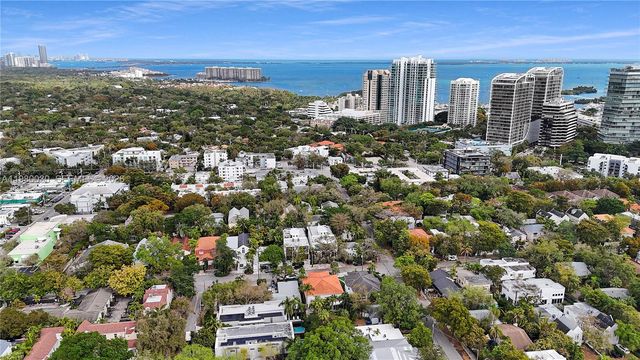 3075 Mary St, Miami, FL 33133