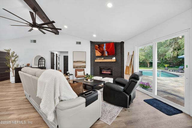 14379 POND PLACE Drive, Jacksonville, FL 32223