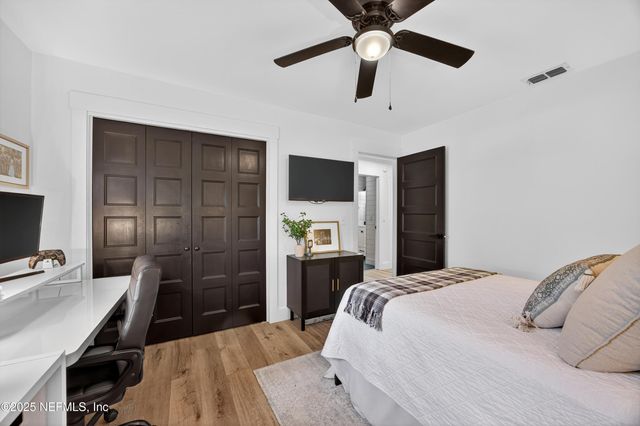 14379 POND PLACE Drive, Jacksonville, FL 32223