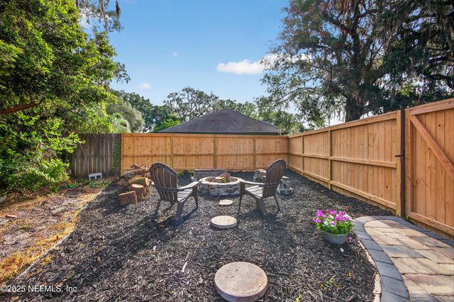 14379 POND PLACE Drive, Jacksonville, FL 32223