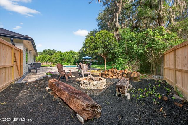 14379 POND PLACE Drive, Jacksonville, FL 32223