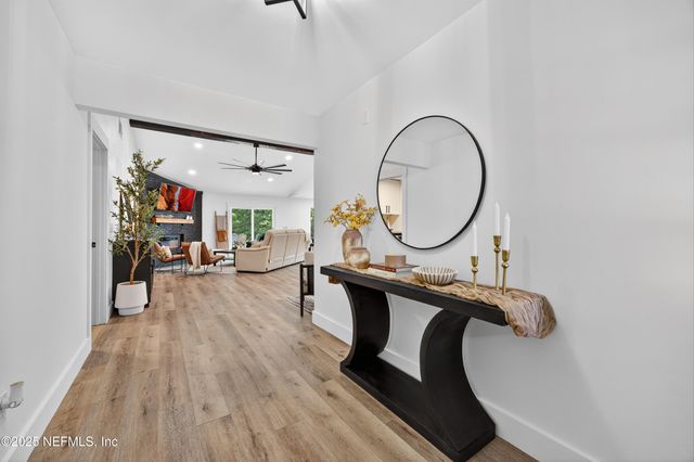 14379 POND PLACE Drive, Jacksonville, FL 32223