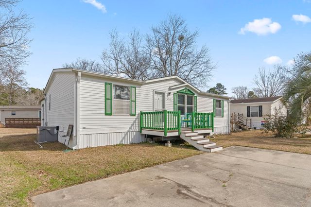 512 Folly Estates Dr., Myrtle Beach, SC 29588