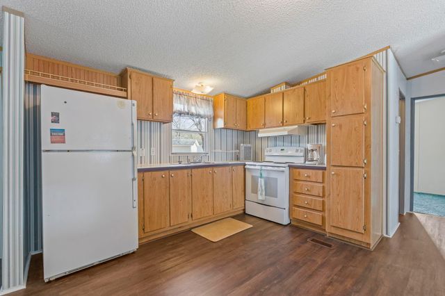 512 Folly Estates Dr., Myrtle Beach, SC 29588