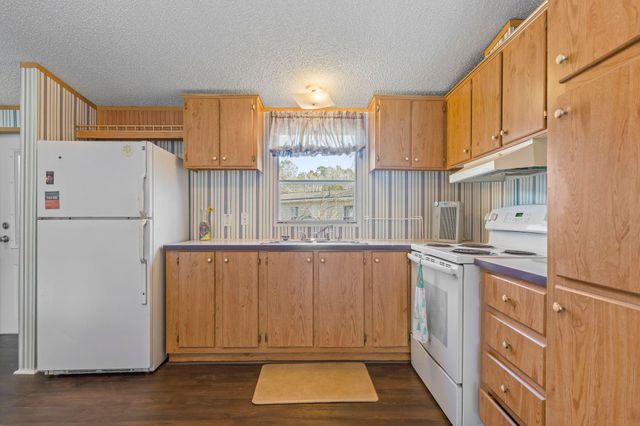 512 Folly Estates Dr., Myrtle Beach, SC 29588