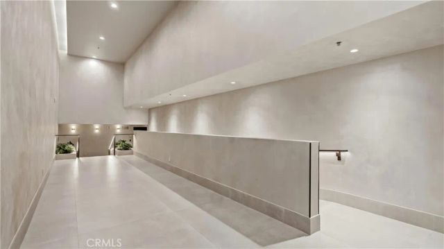 9 MacArthur Place N2002, Santa Ana, CA 92707