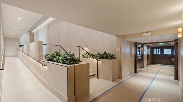 9 MacArthur Place N2002, Santa Ana, CA 92707