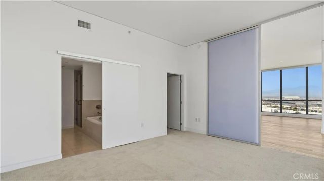 9 MacArthur Place N2002, Santa Ana, CA 92707