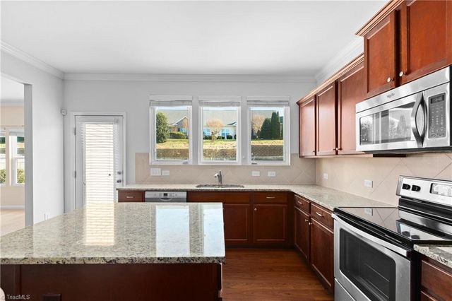 2473 Moss Grove Crossing, Winston-salem, NC 27103